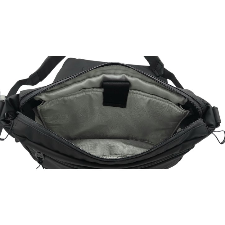 Aunts & Uncles AOKI RE LITE Umhängetasche black